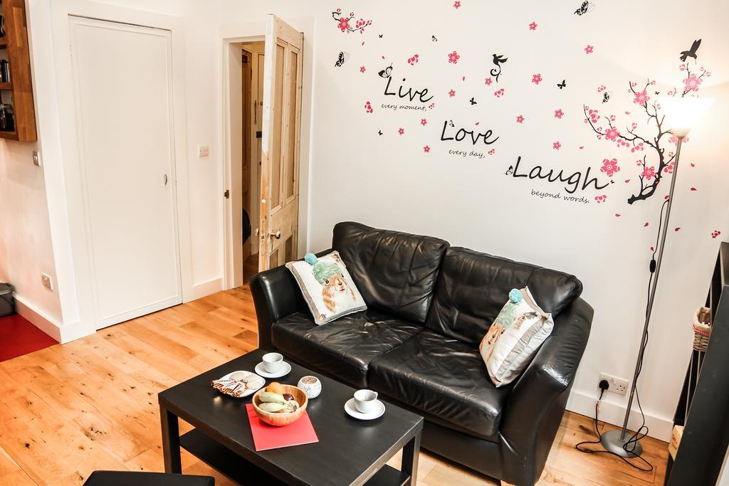 에든버러 Chic & Bright Flat Near Holyrood Park 아파트 객실 사진